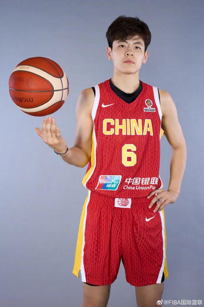 kaiyun-24岁杨舒予接任中国女篮队长，今晚将带队冲击世界杯