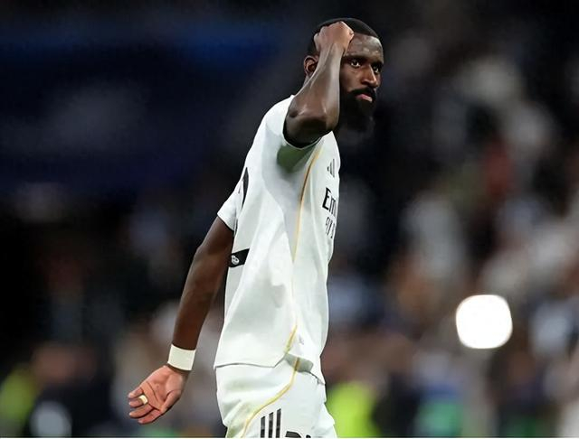 kaiyun-1年3次受伤！皇马33岁悍将重返巅峰：防死哈兰德 再当核心|吕迪格|曼城|欧冠|埃尔林-哈兰德|皇家马德里_新浪体育_新浪新闻